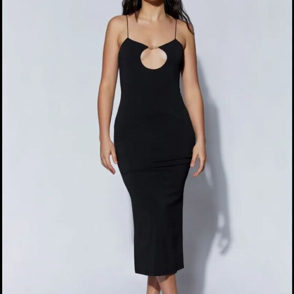 Meshki Ariya Hardware Solid Black Keyhole Midi Dress - Picture 1 of 12